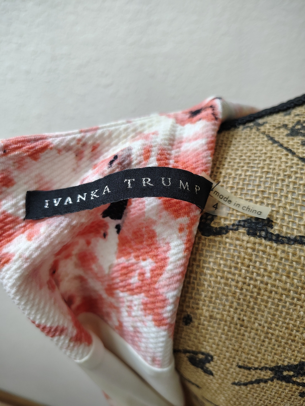 Ivanka Trump Sleeveless Fit & Flare Dress  Pink And White Blurred Print Size 4 - Picture 2 of 6